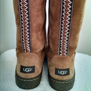 UGG BOOTS